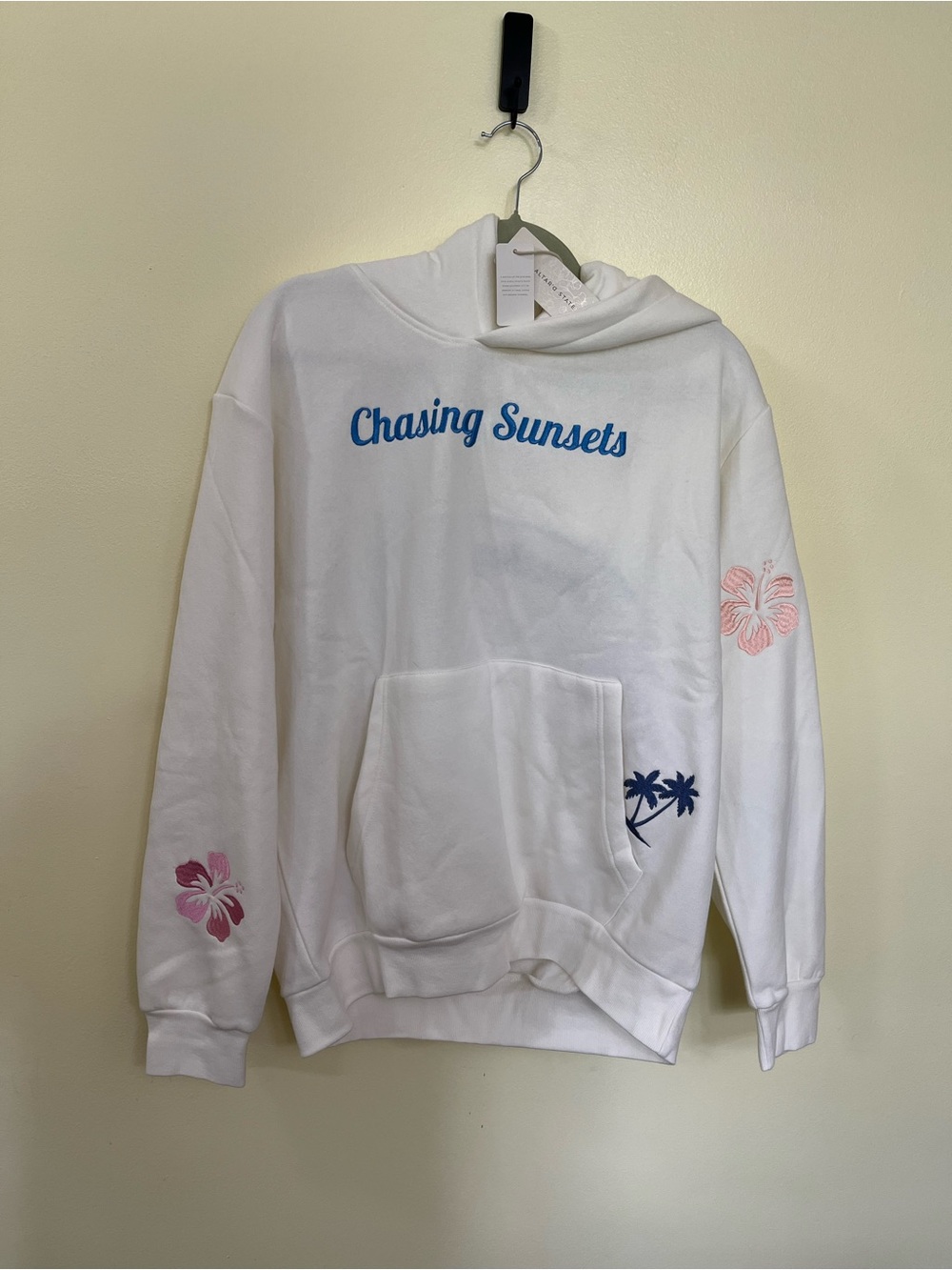 NEW Altar’d State White Chasing Sunsets Embroidered Hoodie Size Small NWT - Picture 2 of 9